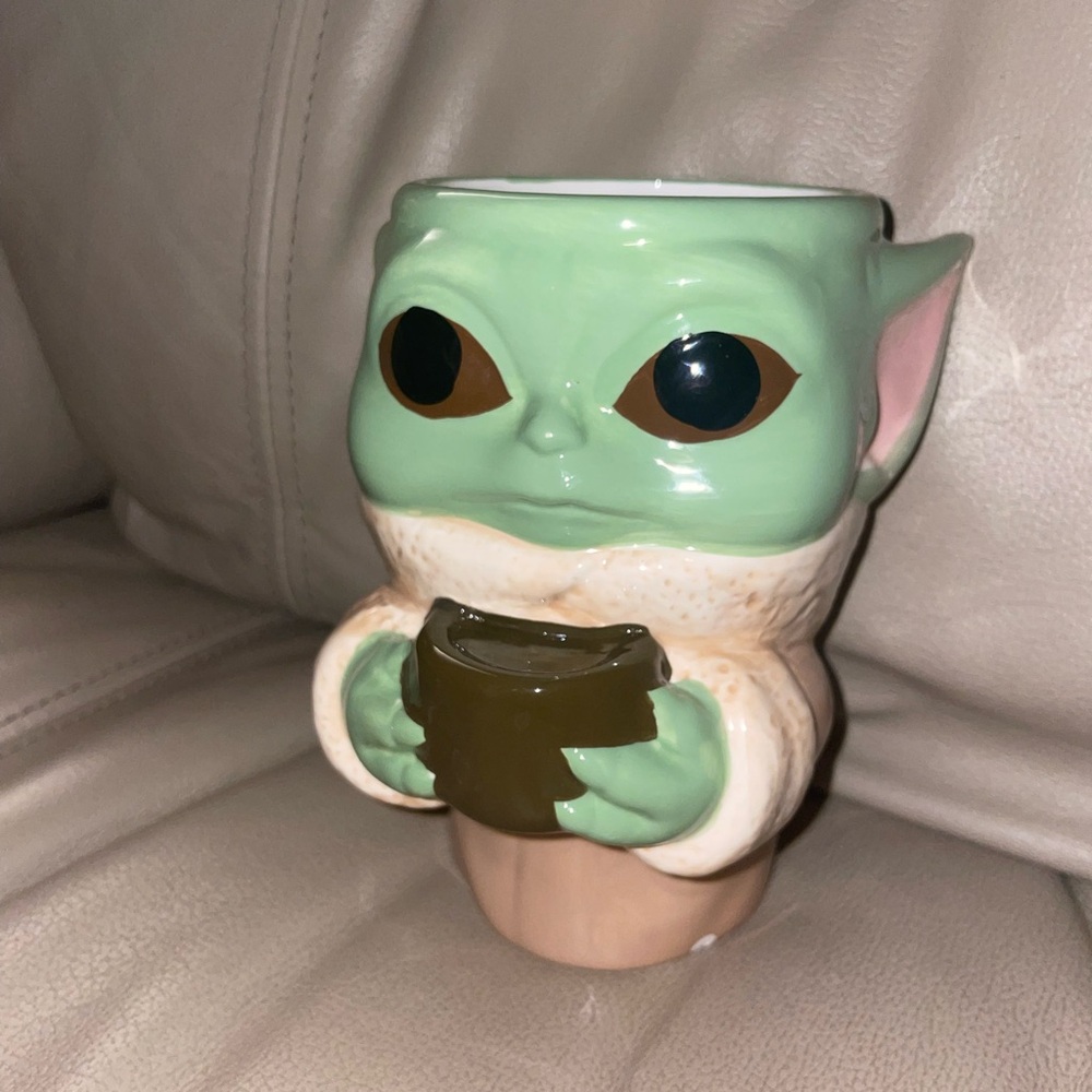Galerie The Mandalorian Grogu Holding Cup Goblet The Child Collectors Star Wars